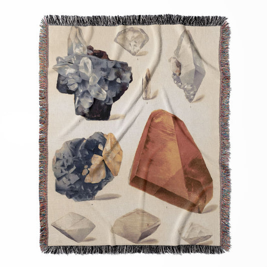 Crystals woven throw blanket, made with 100% cotton, presenting a soft and cozy texture with amber and crystals for home decor.