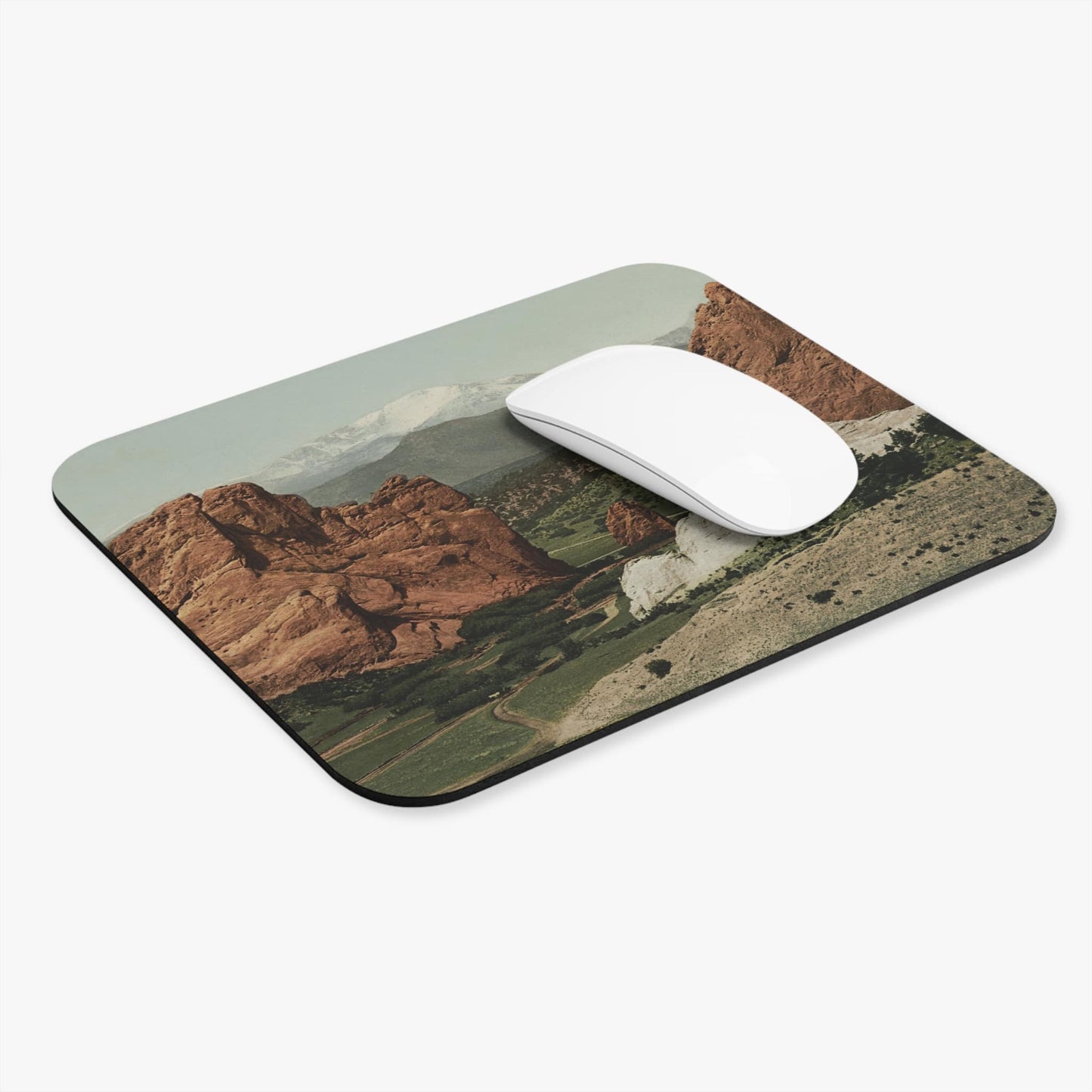 The Gateway Computer Desk Mouse Pad With White Mouse