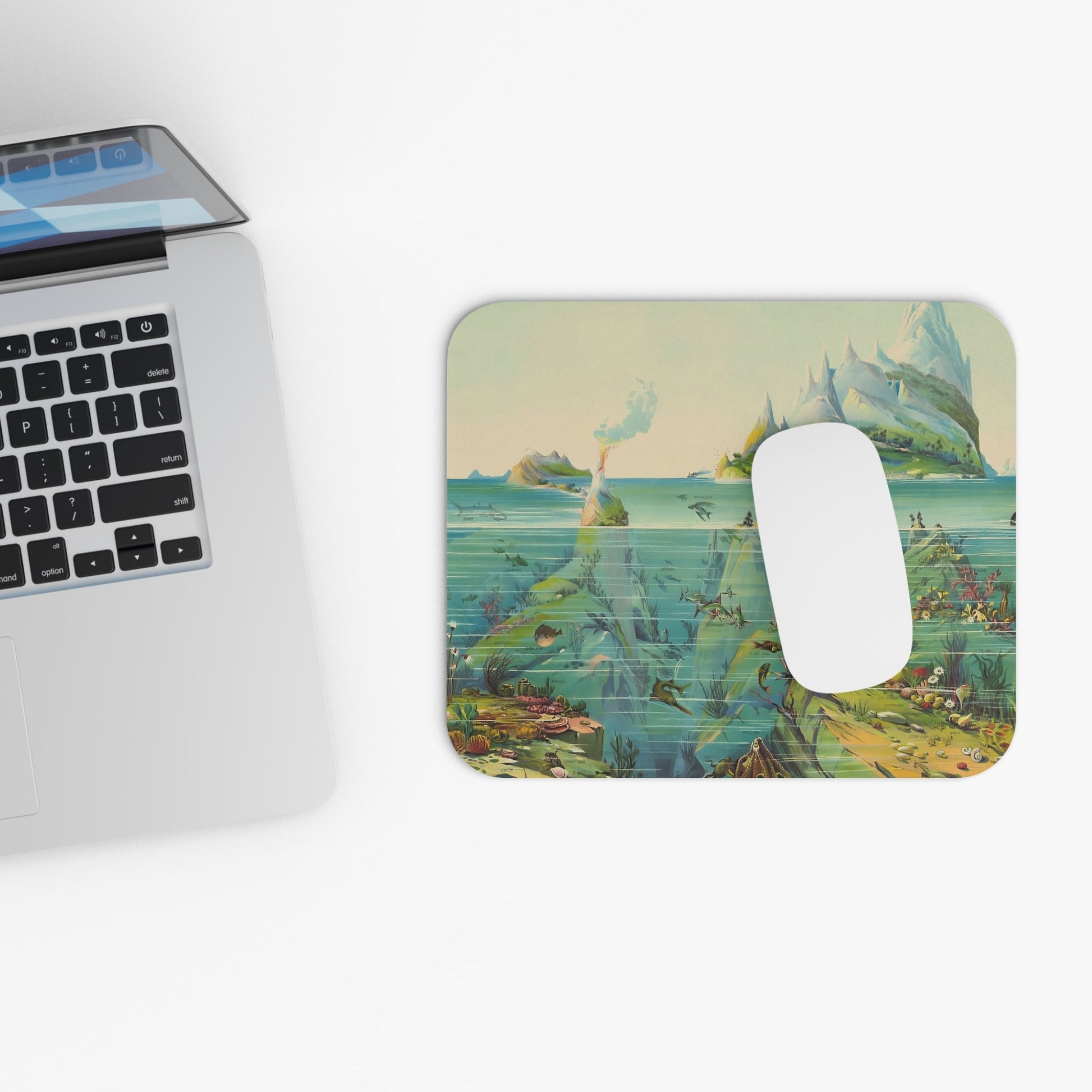 Vintage Ocean Design Laptop Mouse Pad with White Mouse